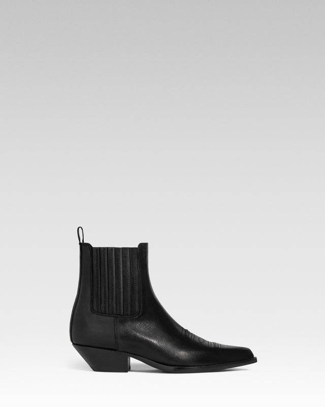 HIDALGO Woman's Ankle Boots in Black Culatta